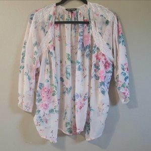 Cream Floral & Lace Express Flowy Lightweight Kimono